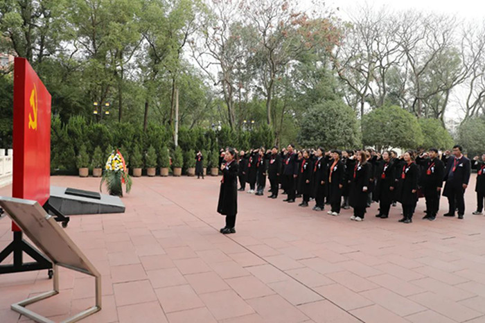 学院照片700 101.jpg