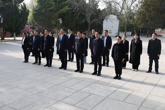 清明拜谒700.jpg