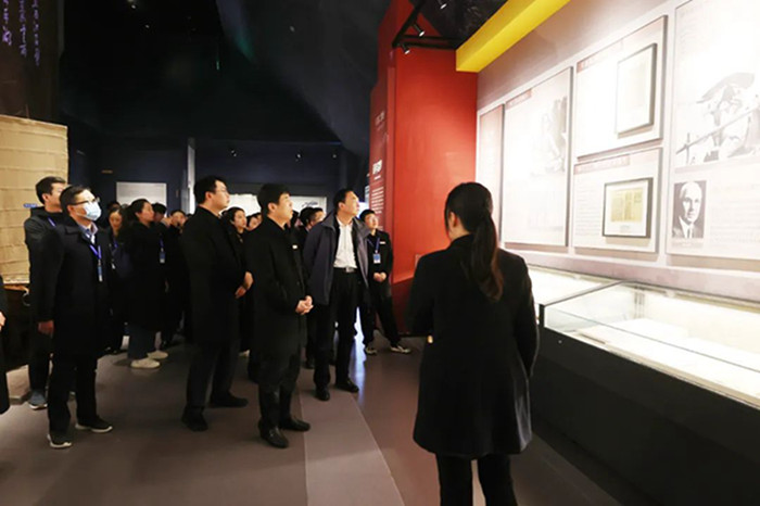 学院照片700 202.jpg